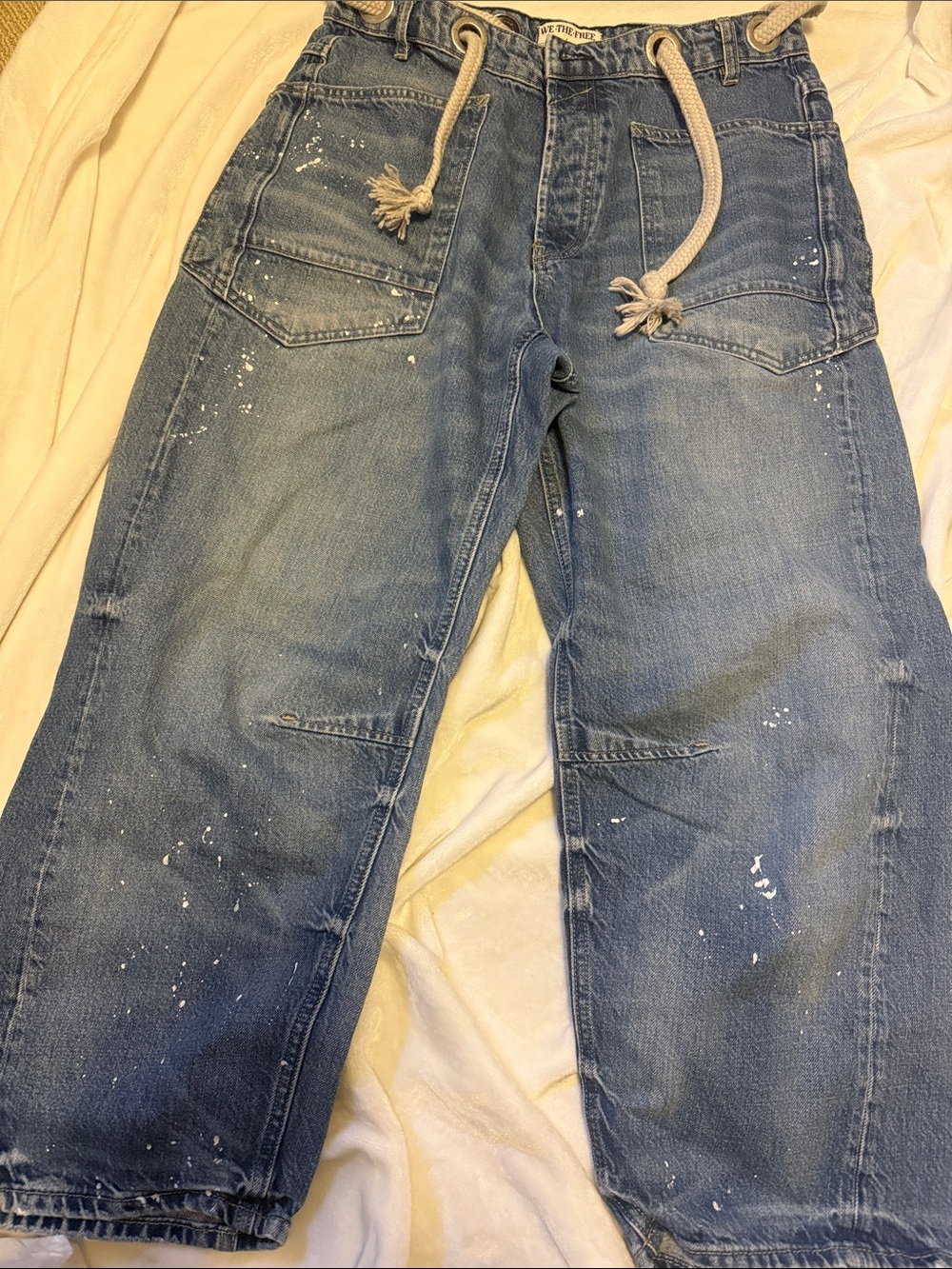 Free People We the fee women’s  Blue Distressed Painter Jeans size 29